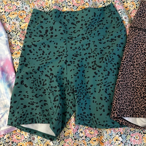 SKATIE BIKER SHORTS - Picture 3 of 4